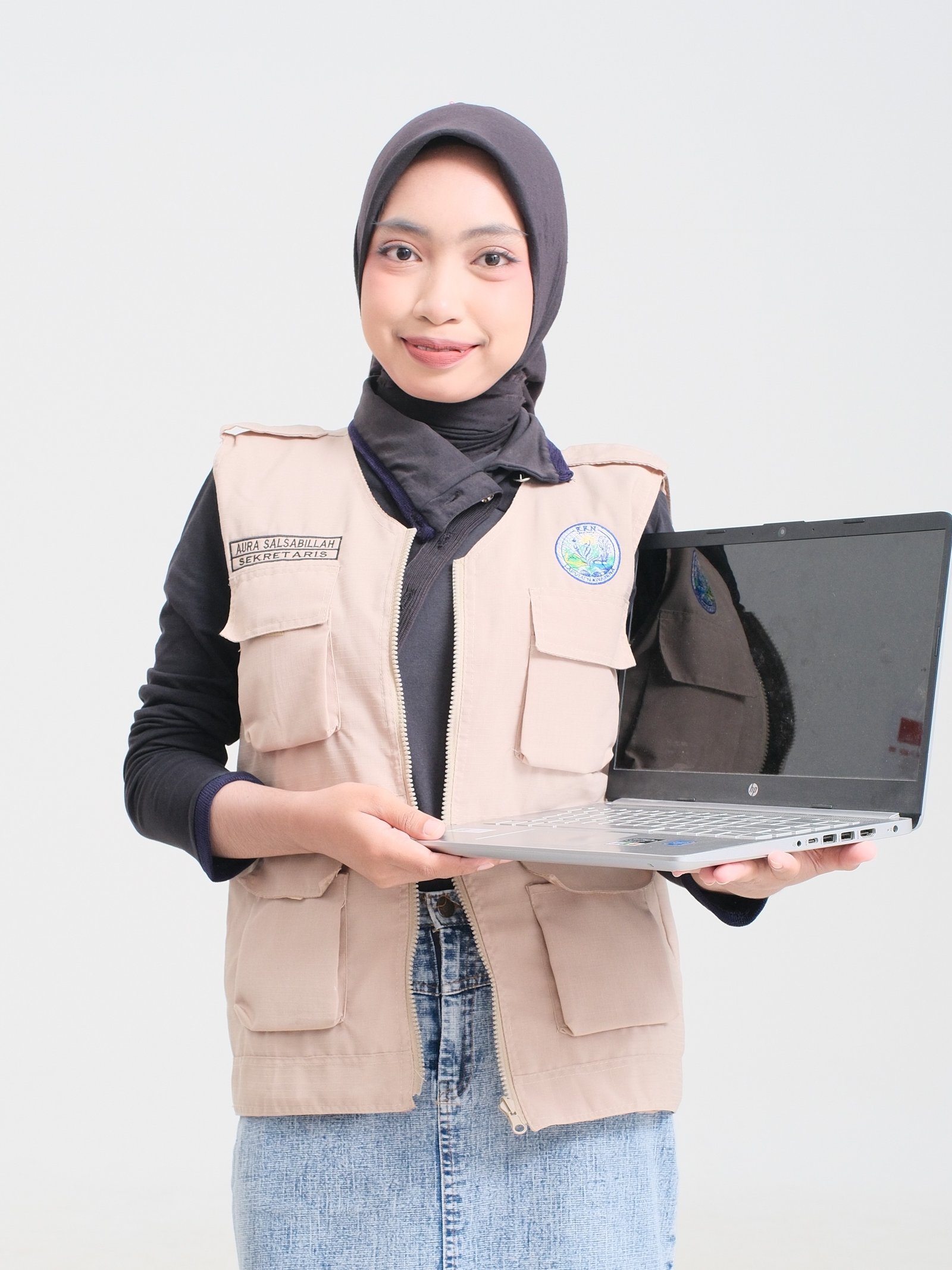 Foto kedua Aura Salsabillah