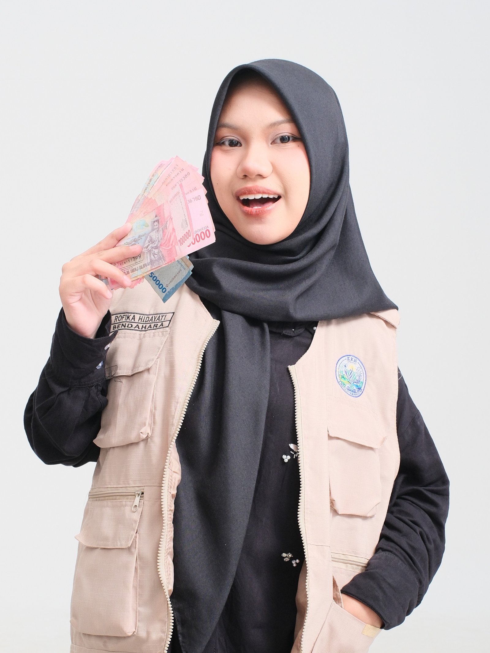 Foto kedua Rofika Hidayati